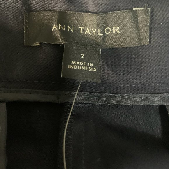 NWT ANN TAYLOR THE BOARDWALK SHORT MID RISE STRETCH BERMUDA SHORTS NAVY BLUE 2 - Picture 8 of 11